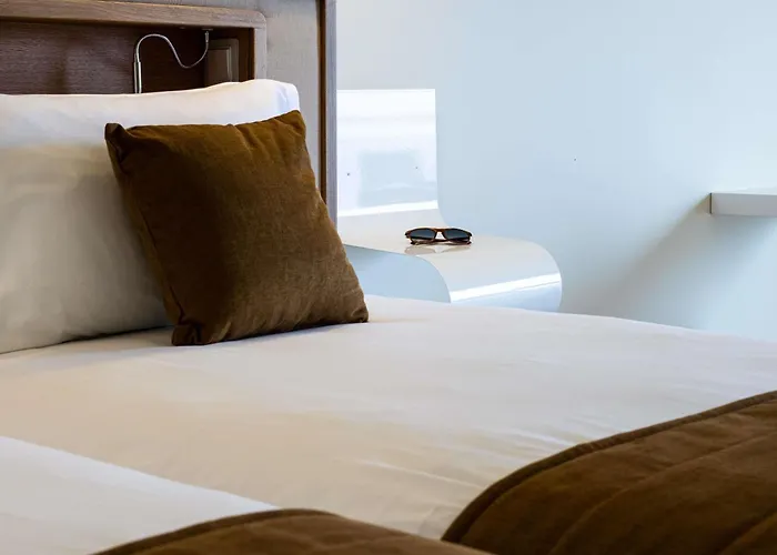 Hotel & Kasano - Handwritten Collection