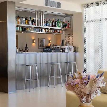 Et Kasano - Handwritten Collection Hotel Calvi (Corsica)