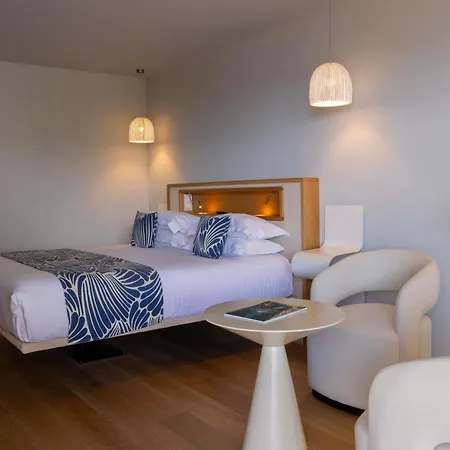 Отель & Kasano - Handwritten Collection