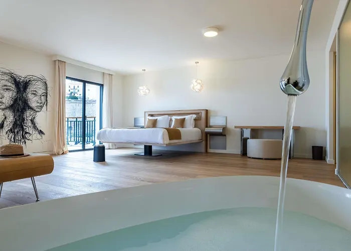 Hotel & Kasano - Handwritten Collection